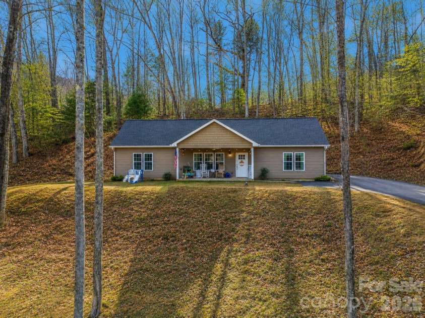 201 Woodhaven Estates, Sylva, NC 28779.  MLS# CAR4357153, YatesRealty ID 13308. 