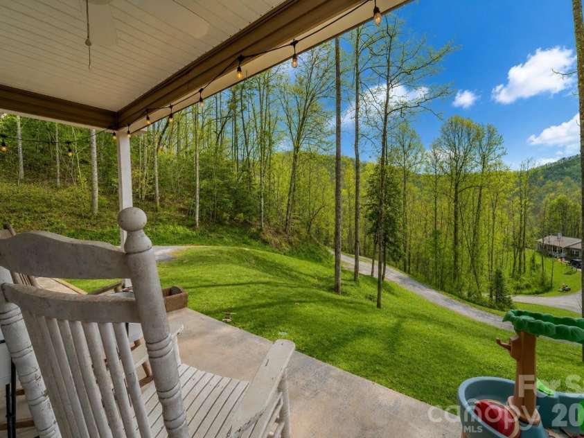 201 Woodhaven Estates, Sylva, NC 28779.  MLS# CAR4357153, YatesRealty ID 13308. 