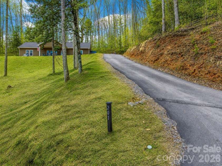 201 Woodhaven Estates, Sylva, NC 28779.  MLS# CAR4357153, YatesRealty ID 13308. 
