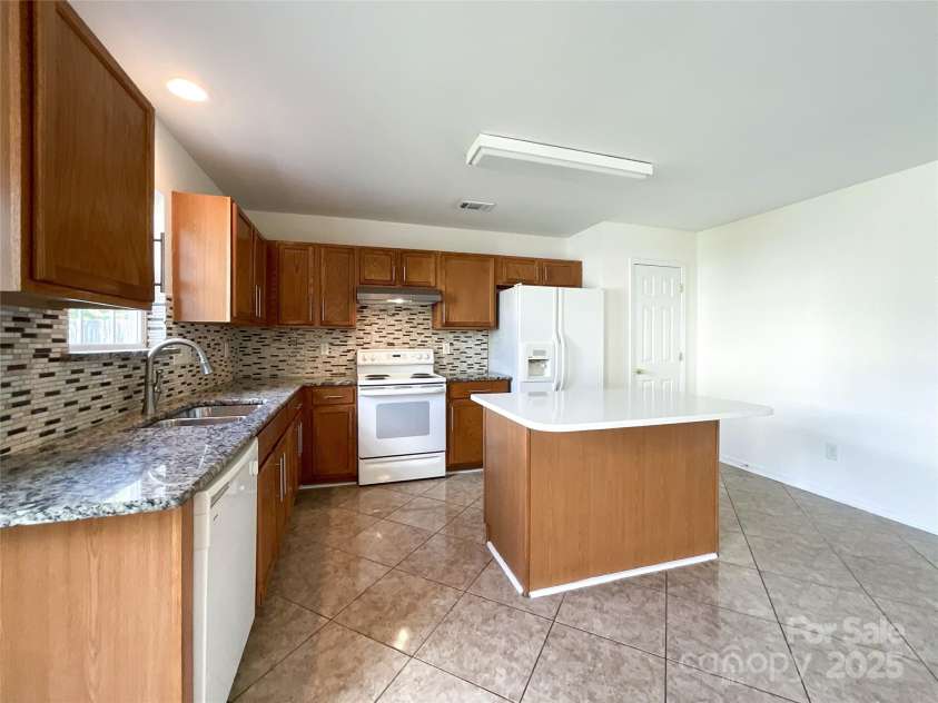 2713 Reid Meadows Drive, Charlotte, NC 28208.  MLS# CAR4252037, YatesRealty ID 13308. 