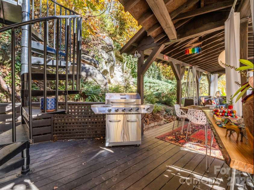 712 Main Street, Chimney Rock, NC 28720.  MLS# CAR4332111, YatesRealty ID 13309. 