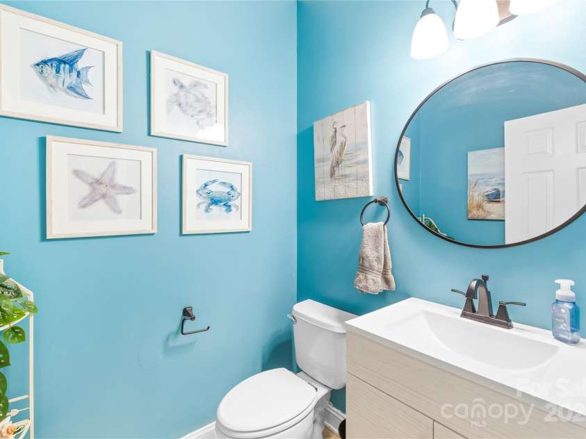 114 Silverspring Place, Mooresville, NC 28117.  MLS# CAR4187492, YatesRealty ID 1331. Main Floor Bathroom