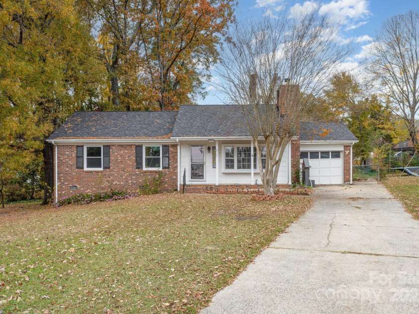 8503 Beechbrooke Road, Charlotte, NC 28227.  MLS# CAR4315143, YatesRealty ID 1331. 