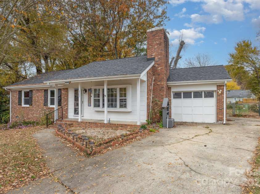 8503 Beechbrooke Road, Charlotte, NC 28227.  MLS# CAR4315143, YatesRealty ID 1331. 