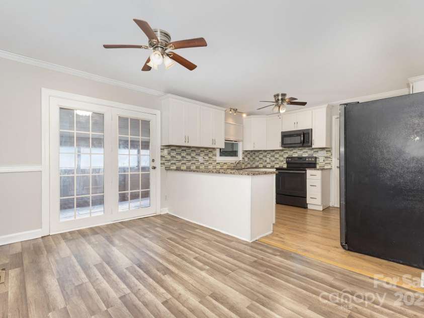 8503 Beechbrooke Road, Charlotte, NC 28227.  MLS# CAR4315143, YatesRealty ID 1331. 