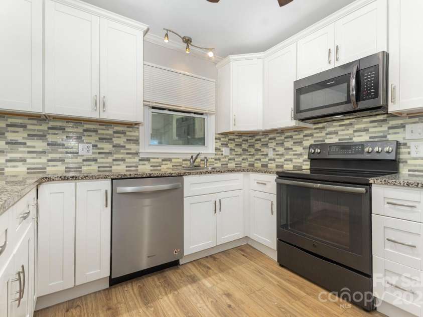 8503 Beechbrooke Road, Charlotte, NC 28227.  MLS# CAR4315143, YatesRealty ID 1331. 