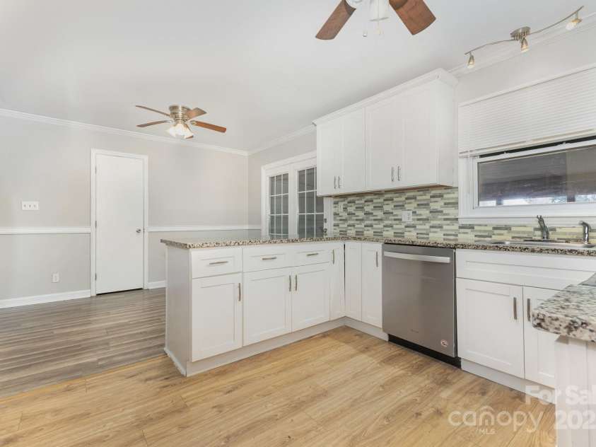 8503 Beechbrooke Road, Charlotte, NC 28227.  MLS# CAR4315143, YatesRealty ID 1331. 