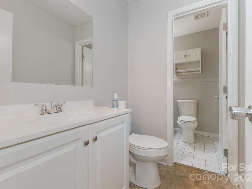 8503 Beechbrooke Road, Charlotte, NC 28227.  MLS# CAR4315143, YatesRealty ID 1331. 