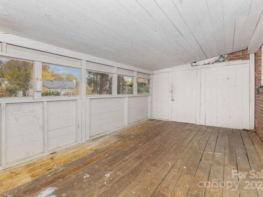 8503 Beechbrooke Road, Charlotte, NC 28227.  MLS# CAR4315143, YatesRealty ID 1331. 