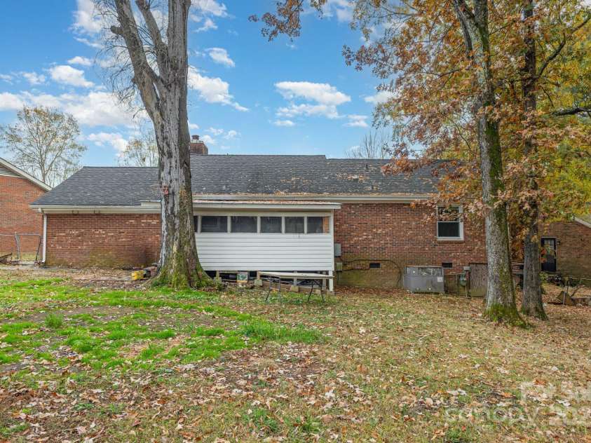 8503 Beechbrooke Road, Charlotte, NC 28227.  MLS# CAR4315143, YatesRealty ID 1331. 