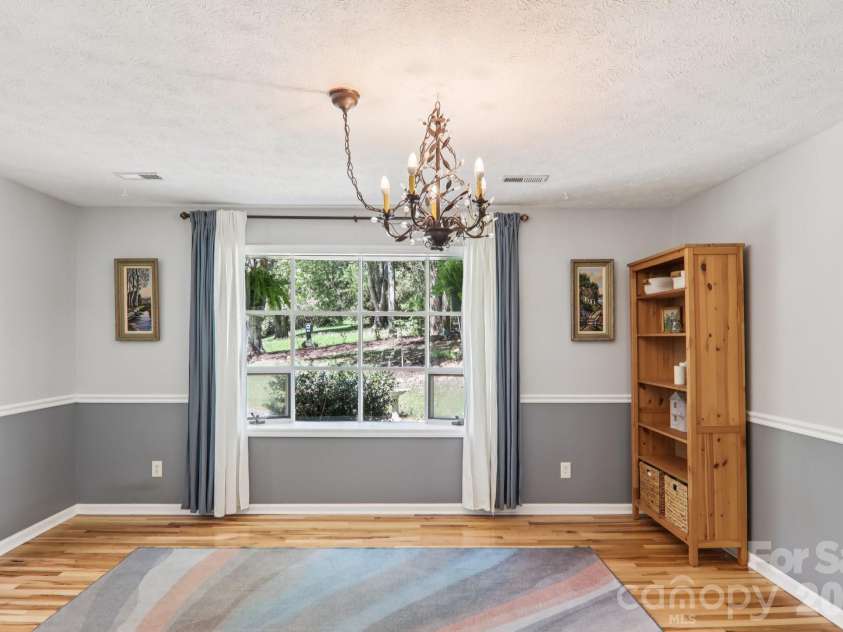 45 Crosswick Lane, Hendersonville, NC 28739.  MLS# CAR4370460, YatesRealty ID 13310. 