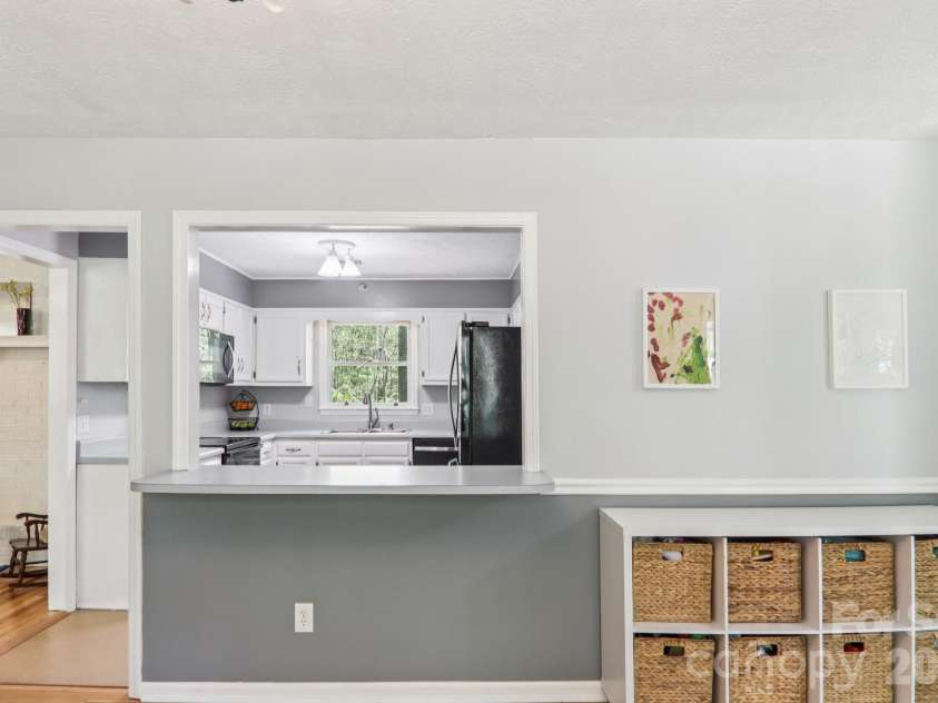45 Crosswick Lane, Hendersonville, NC 28739.  MLS# CAR4370460, YatesRealty ID 13310. 