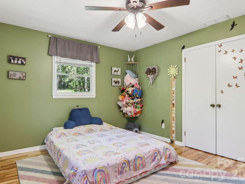 45 Crosswick Lane, Hendersonville, NC 28739.  MLS# CAR4370460, YatesRealty ID 13310. 