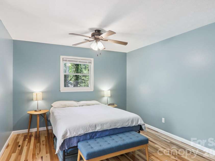 45 Crosswick Lane, Hendersonville, NC 28739.  MLS# CAR4370460, YatesRealty ID 13310. 