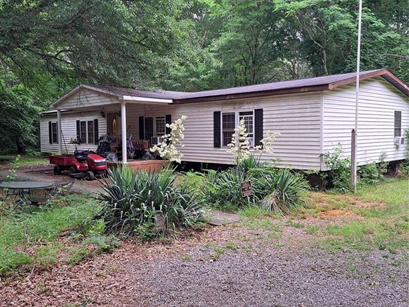 5023 Dogwood Lane, Stanley, NC 28164.  MLS# CAR4365673, YatesRealty ID 13312. 