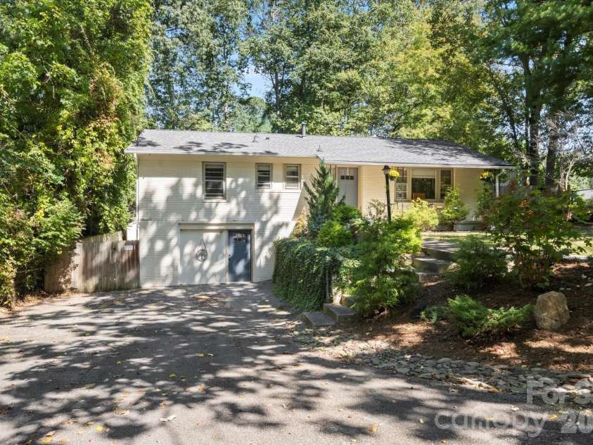 196 Weston Road, Arden, NC 28704.  MLS# CAR4327899, YatesRealty ID 13313. 