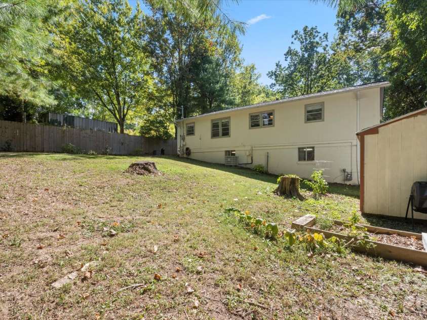 196 Weston Road, Arden, NC 28704.  MLS# CAR4327899, YatesRealty ID 13313. 