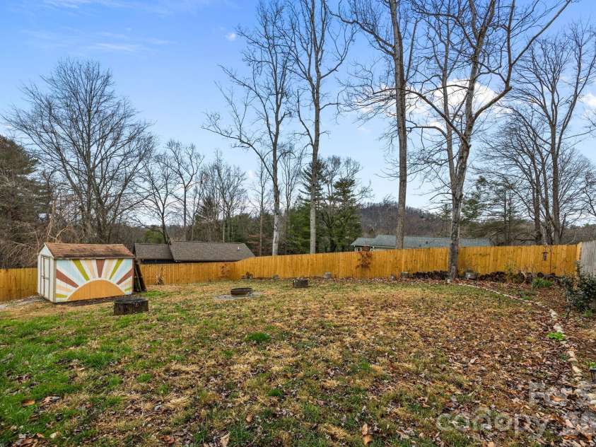 196 Weston Road, Arden, NC 28704.  MLS# CAR4327899, YatesRealty ID 13313. 