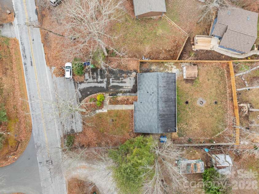 196 Weston Road, Arden, NC 28704.  MLS# CAR4327899, YatesRealty ID 13313. 