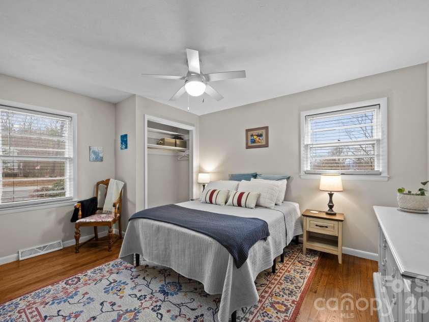 196 Weston Road, Arden, NC 28704.  MLS# CAR4327899, YatesRealty ID 13313. 