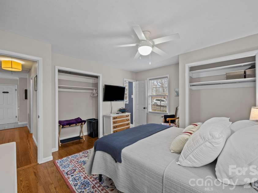 196 Weston Road, Arden, NC 28704.  MLS# CAR4327899, YatesRealty ID 13313. 