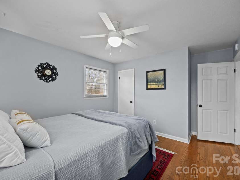 196 Weston Road, Arden, NC 28704.  MLS# CAR4327899, YatesRealty ID 13313. 
