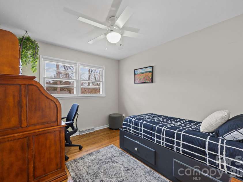 196 Weston Road, Arden, NC 28704.  MLS# CAR4327899, YatesRealty ID 13313. 