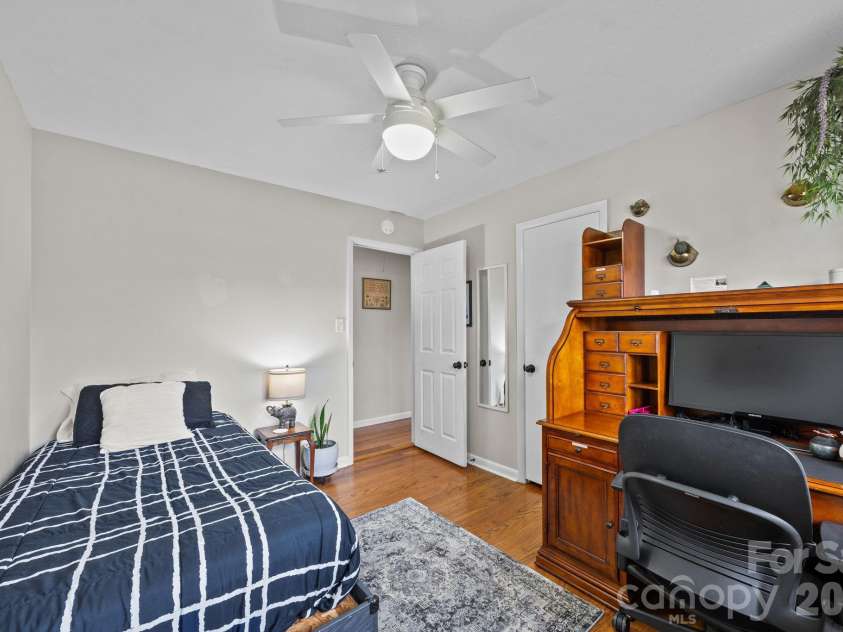 196 Weston Road, Arden, NC 28704.  MLS# CAR4327899, YatesRealty ID 13313. 