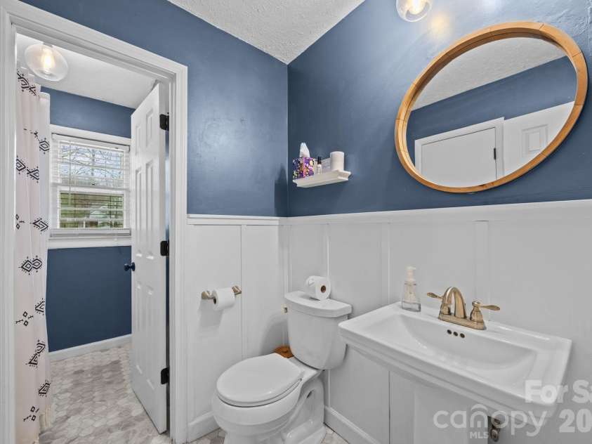 196 Weston Road, Arden, NC 28704.  MLS# CAR4327899, YatesRealty ID 13313. 