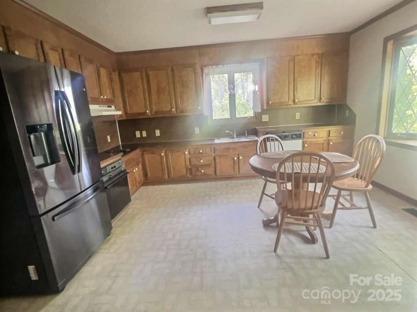 352 Edgemont Drive, Kings Mountain, NC 28086.  MLS# CAR4250875, YatesRealty ID 13313. 
