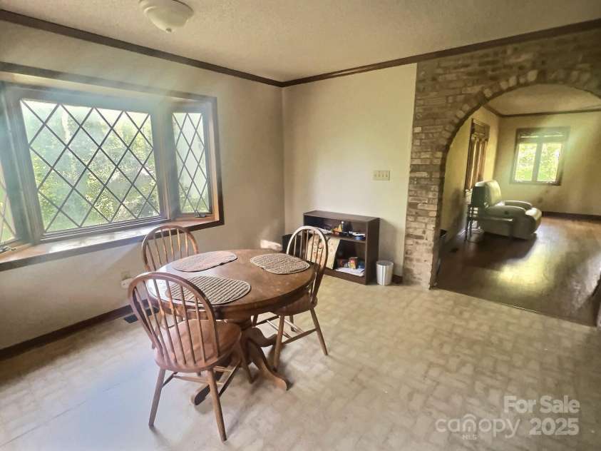 352 Edgemont Drive, Kings Mountain, NC 28086.  MLS# CAR4250875, YatesRealty ID 13313. 