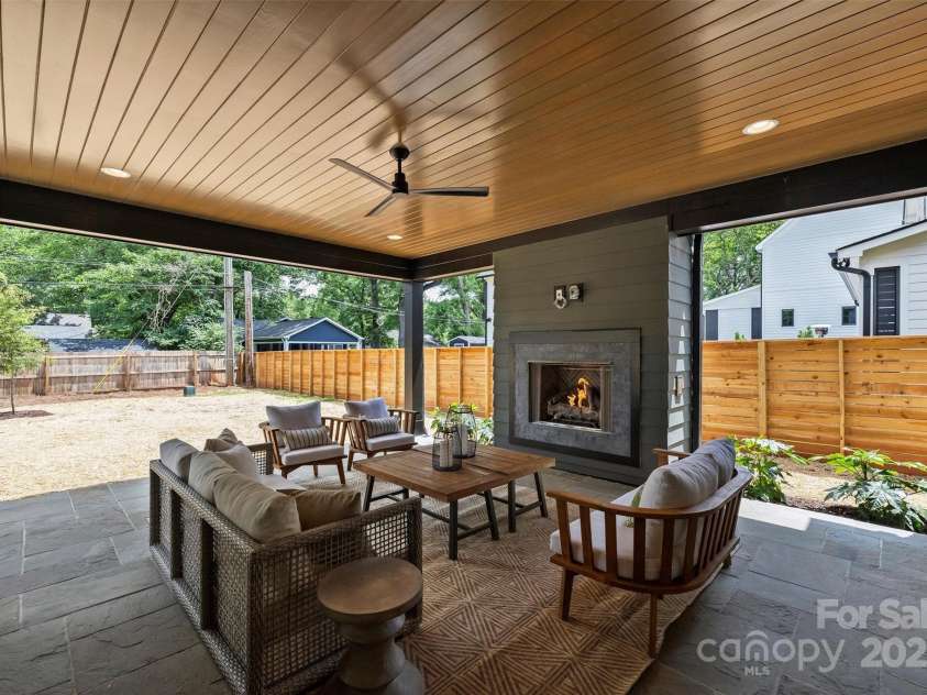 922 Everett Place, Charlotte, NC 28205.  MLS# CAR4255958, YatesRealty ID 13314. Representative