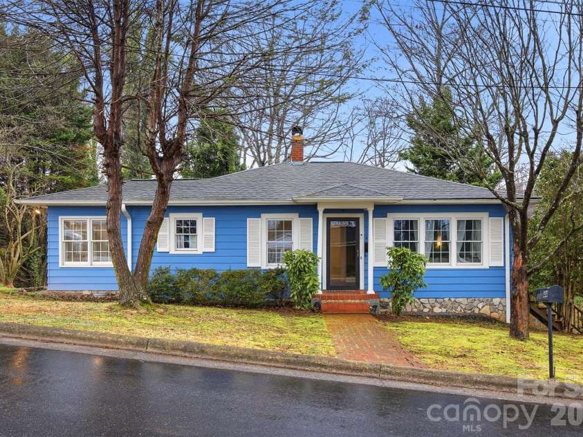 44 Forest Avenue, Granite Falls, NC 28630.  MLS# CAR4349255, YatesRealty ID 13315. 