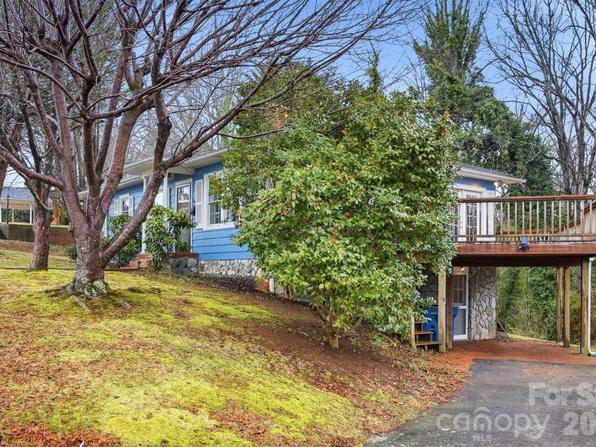 44 Forest Avenue, Granite Falls, NC 28630.  MLS# CAR4349255, YatesRealty ID 13315. 