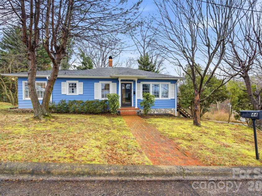 44 Forest Avenue, Granite Falls, NC 28630.  MLS# CAR4349255, YatesRealty ID 13315. 