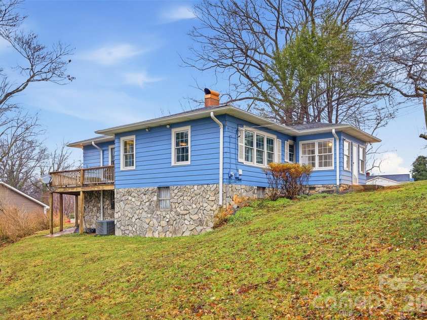 44 Forest Avenue, Granite Falls, NC 28630.  MLS# CAR4349255, YatesRealty ID 13315. 