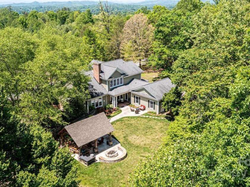 604 Foxridge Court, Lenoir, NC 28645.  MLS# CAR4254154, YatesRealty ID 13315. 