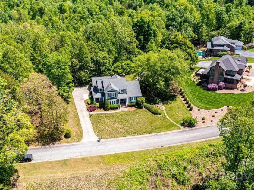 604 Foxridge Court, Lenoir, NC 28645.  MLS# CAR4254154, YatesRealty ID 13315. 