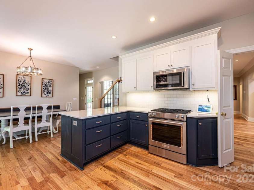 604 Foxridge Court, Lenoir, NC 28645.  MLS# CAR4254154, YatesRealty ID 13315. 