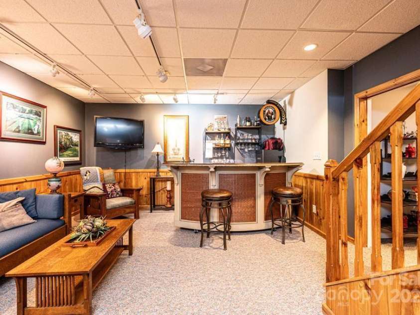 604 Foxridge Court, Lenoir, NC 28645.  MLS# CAR4254154, YatesRealty ID 13315. 