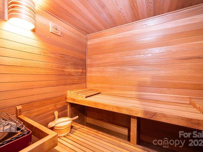 604 Foxridge Court, Lenoir, NC 28645.  MLS# CAR4254154, YatesRealty ID 13315. 