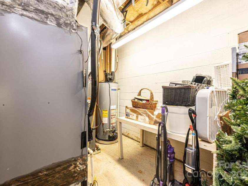 604 Foxridge Court, Lenoir, NC 28645.  MLS# CAR4254154, YatesRealty ID 13315. 