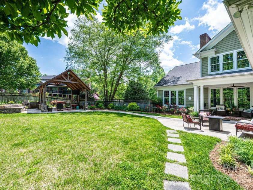 604 Foxridge Court, Lenoir, NC 28645.  MLS# CAR4254154, YatesRealty ID 13315. 