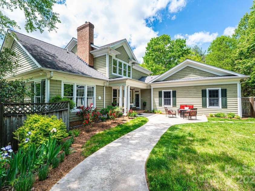 604 Foxridge Court, Lenoir, NC 28645.  MLS# CAR4254154, YatesRealty ID 13315. 