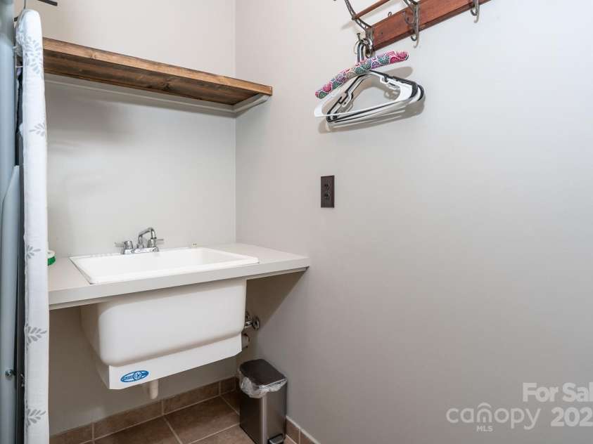 897 Turkey Trail, McGrady, NC 28649.  MLS# CAR4253549, YatesRealty ID 13316. 