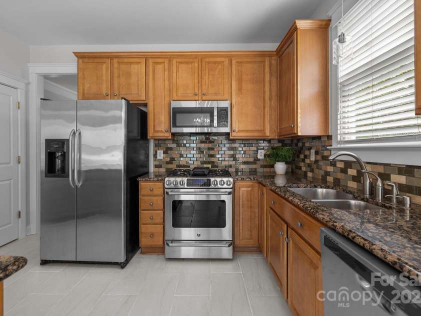 9652 Alma Blount Boulevard, Charlotte, NC 28277.  MLS# CAR4239623, YatesRealty ID 13317. 