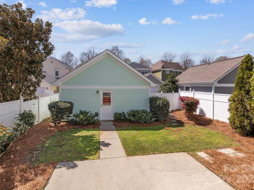 9652 Alma Blount Boulevard, Charlotte, NC 28277.  MLS# CAR4239623, YatesRealty ID 13317. 