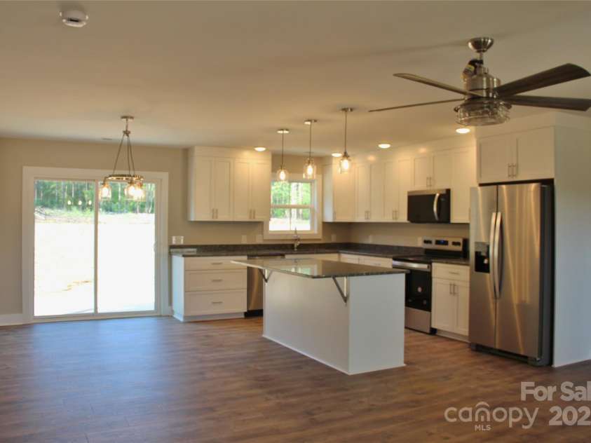 4304 Fletcher Funderburk Road, Lancaster, SC 29720.  MLS# CAR4251478, YatesRealty ID 13318. Kitchen/dining area