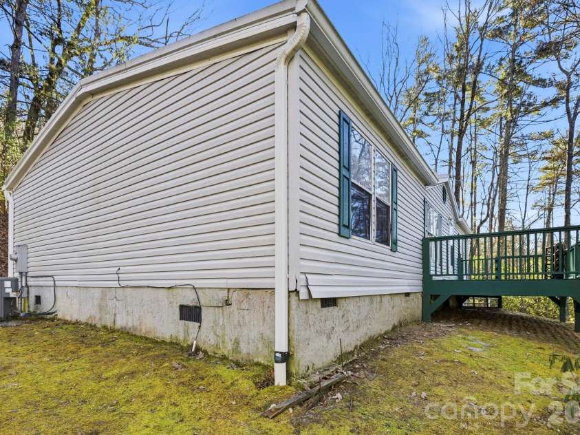 76 Gobblers Knob Road, Penrose, NC 28766.  MLS# CAR4337072, YatesRealty ID 13318. 
