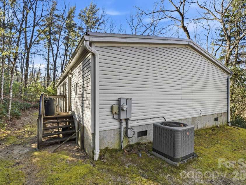 76 Gobblers Knob Road, Penrose, NC 28766.  MLS# CAR4337072, YatesRealty ID 13318. 